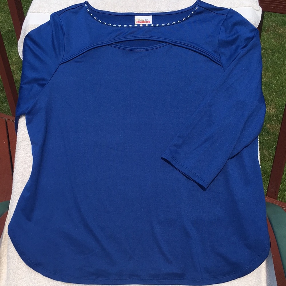 ✂️ Ruby Rd top - Picture 1 of 3